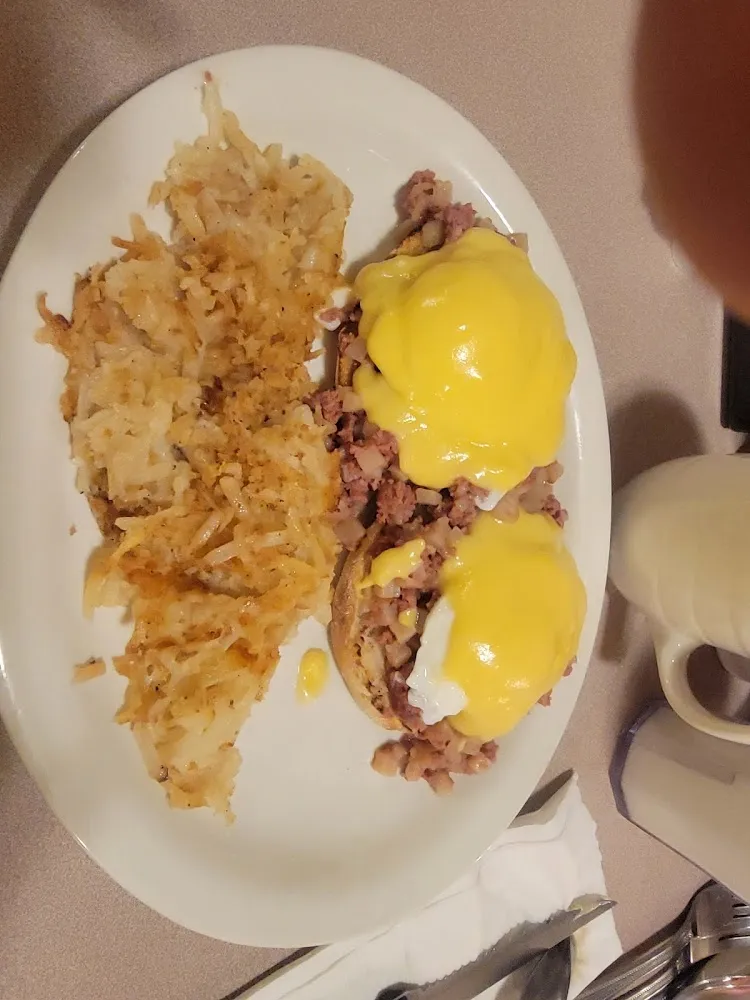 Corned Beef Hash & Swiss Omelet